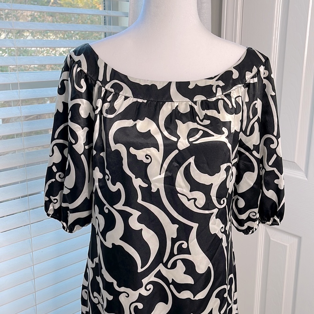 3/$10 White House Black Market Silky Boat Neck Mini Dress - Picture 4 of 12